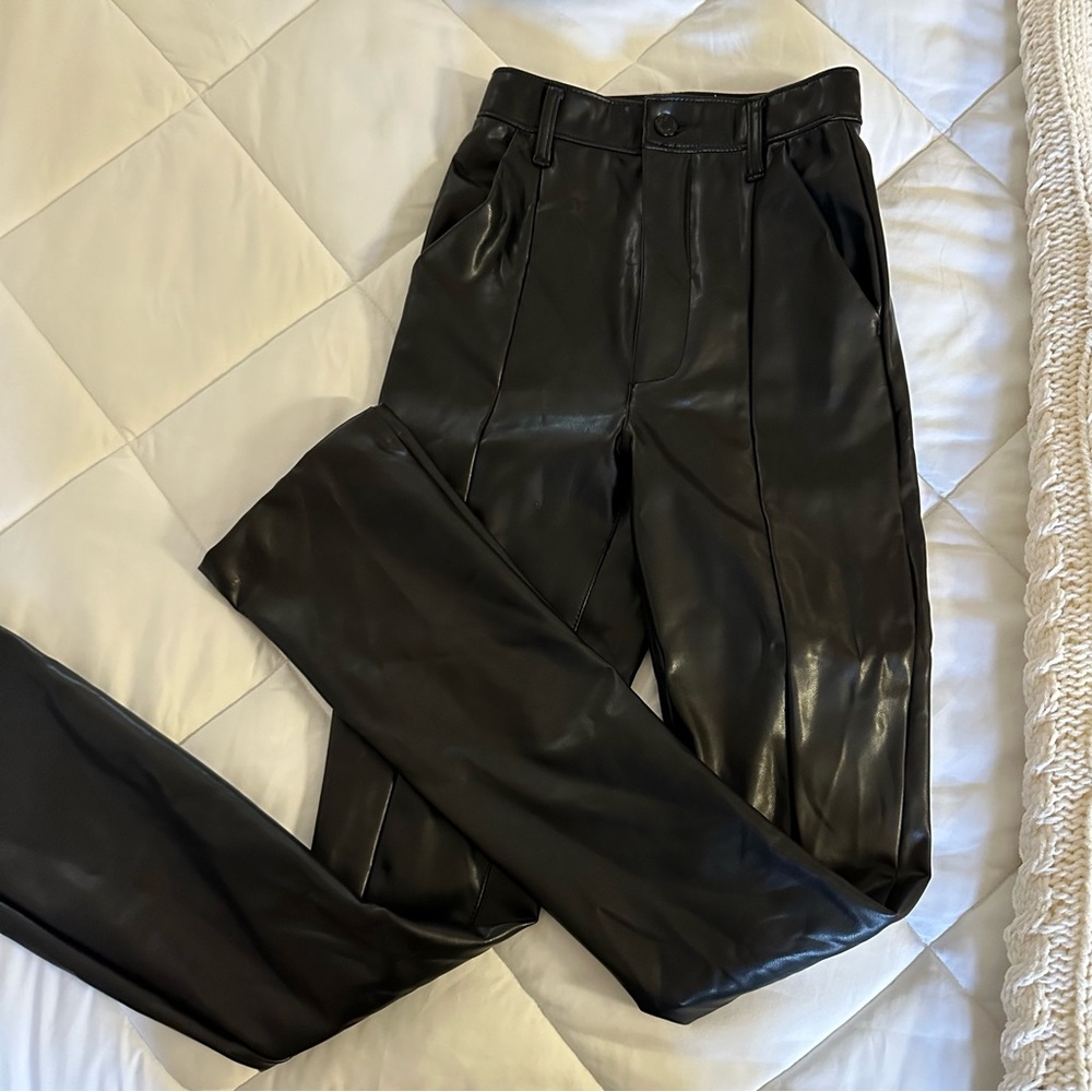 Fitted leather pants